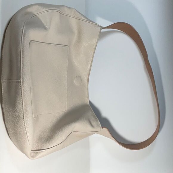 Street Level reversible tan/cream soft faux leather shoulder bag - Picture 3 of 15